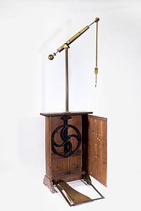 Tätowiermaschine, um 1900 (Foto: Hubert Klotzeck)