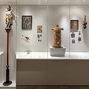 Blick in die Vitrine "Not lehrt Beten" (Foto: Johannes Hauser)
