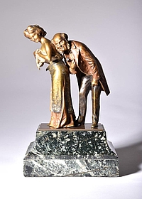 „Kerngesund“, Wiener Bronze von Carl Kauba (1865-1922), um 1910; Marmor; gegossen, ziseliert; 30,5 x 19 x 14 cm (Foto: Alois Unterkircher)