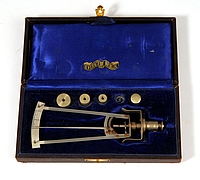 Tonometer nach Schiötz (Foto: Monika Weber)