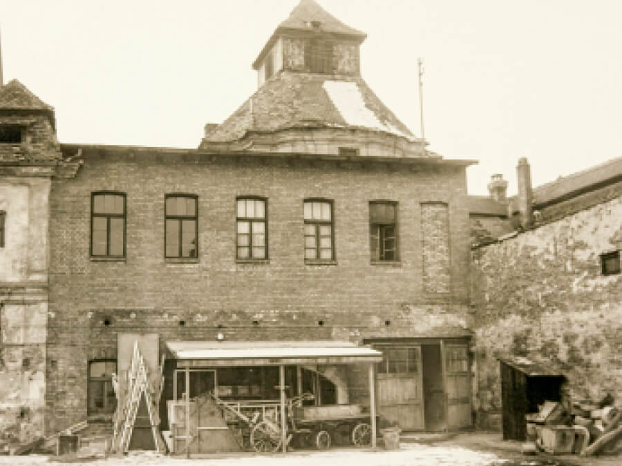 Gebäude und Garten im 19. Jahrhundert, aus: Karl Emil Schafhäutl, Topische Geschichte der Universität Ingolstadt, 1856 (Universitätsbibliothek der LMU)